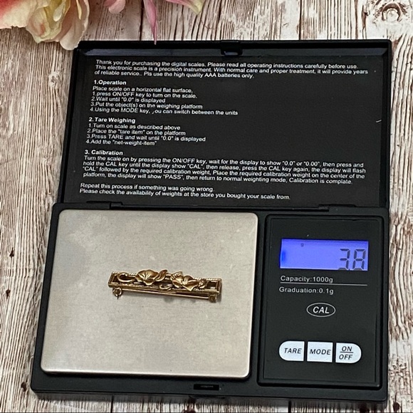 Vintage AVON Gold-tone Flower Small Pin Brooch - Picture 5 of 9